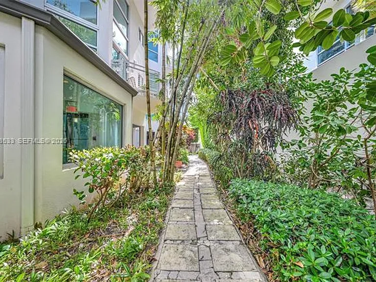 7728 Collins Ave #5 — Photo 46