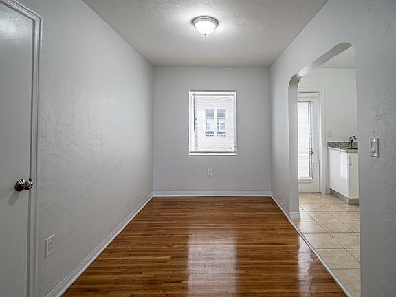 5th image of 7711 Dickens Ave Unit 2-7711-2
