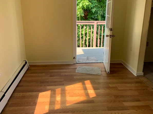 222 Pequonnock St, Bridgeport, CT 06604