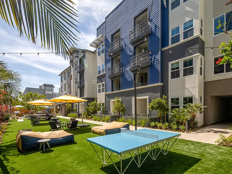 Citron Apartments — Photo 21