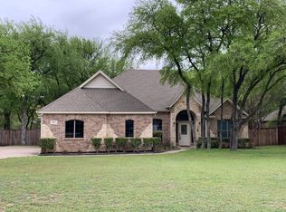 612 Sportsman Park Rd, Azle, TX 76020