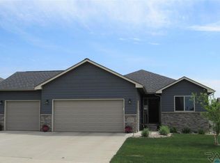 5312 S Sirocco Ave, Sioux Falls, SD 57108