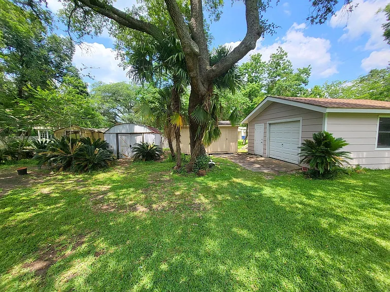 706 Maple St — Photo 35