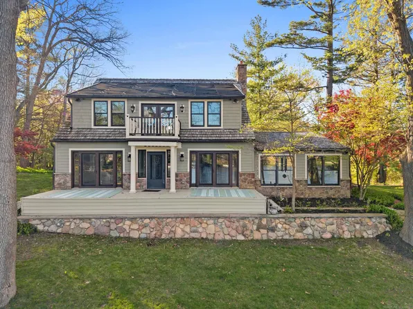 1071 Nakomis Trl, Lake Orion, MI 48362