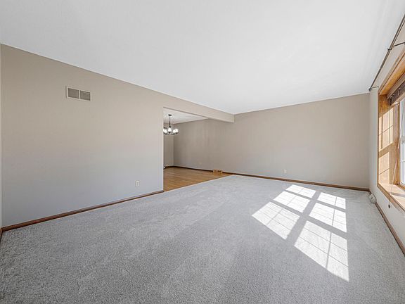 2nd image of 450 Country View Ln