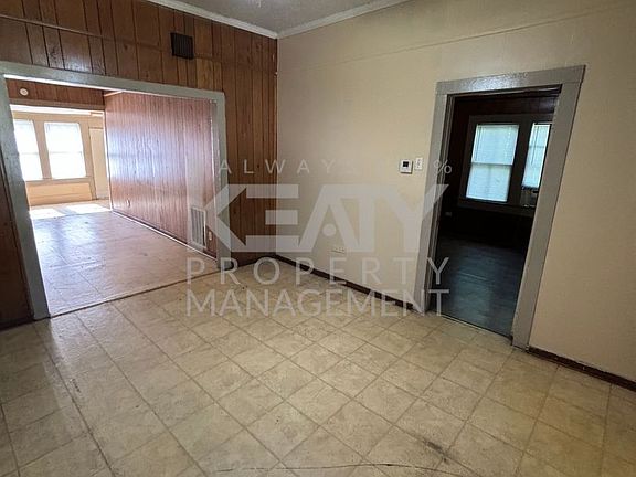 5th image of 714 NE Evangeline Thruway