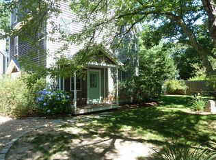 64 10th St N, Edgartown, MA 02539