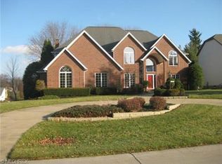 325 Middlebush Cir, Akron, OH 44321