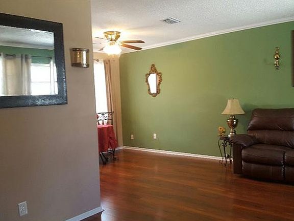 4th image of 2909 Saint John Dr