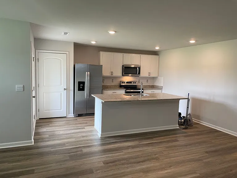 273 Ashland Dr SW — Photo 24