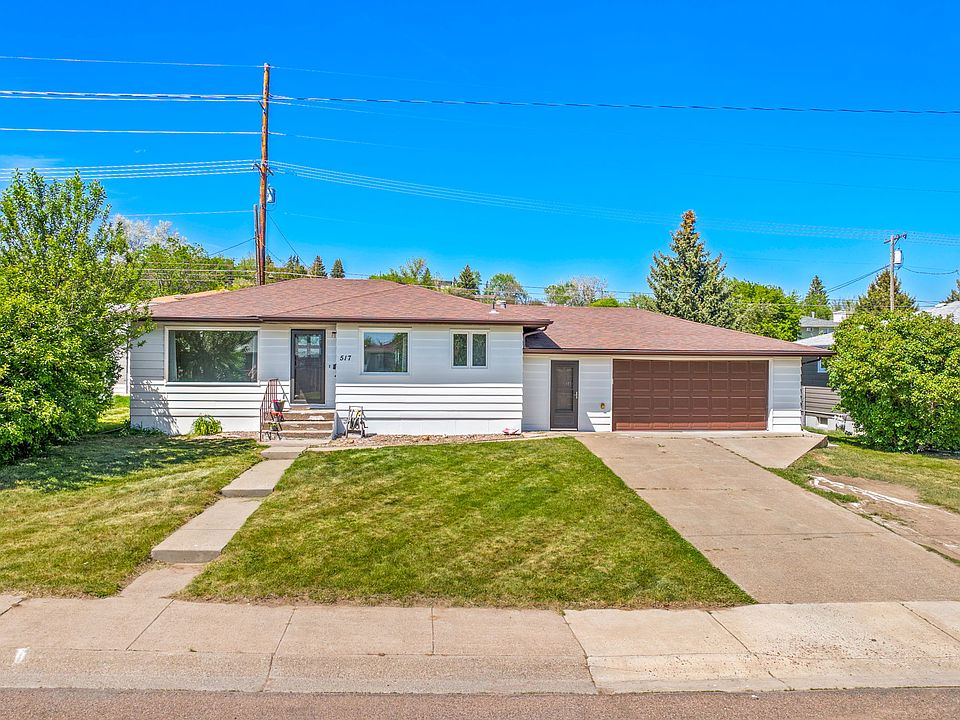 1st image of 517 Riverview Dr E