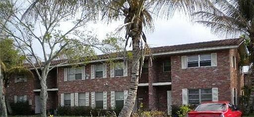 4th image of 9670 NW 35th St