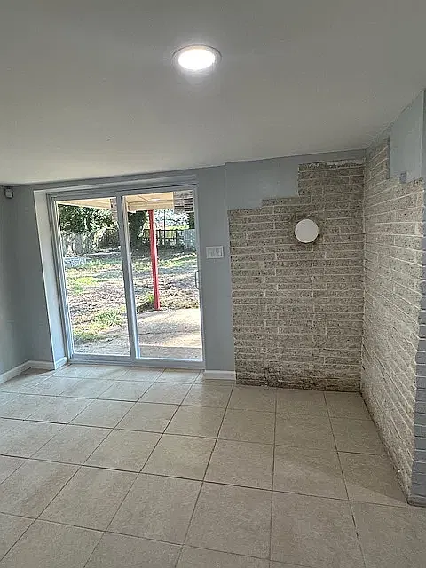 4 bed, 1666 sqft, $2,700 — Photo 2