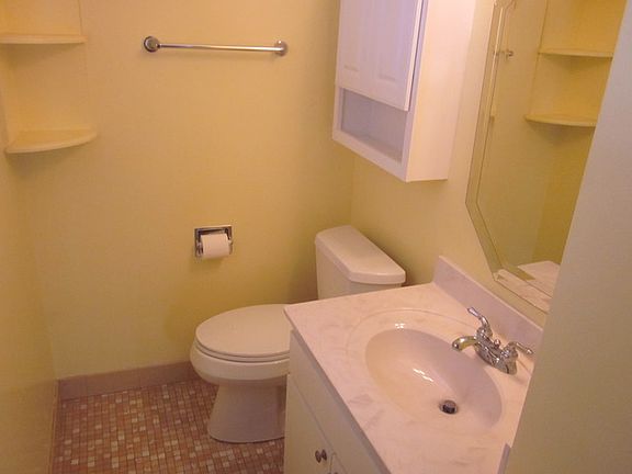 4th image of 5040 W 122nd St APT 1B