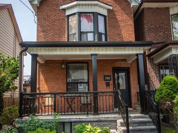700 Brock Ave, Toronto, ON M6H 3P2