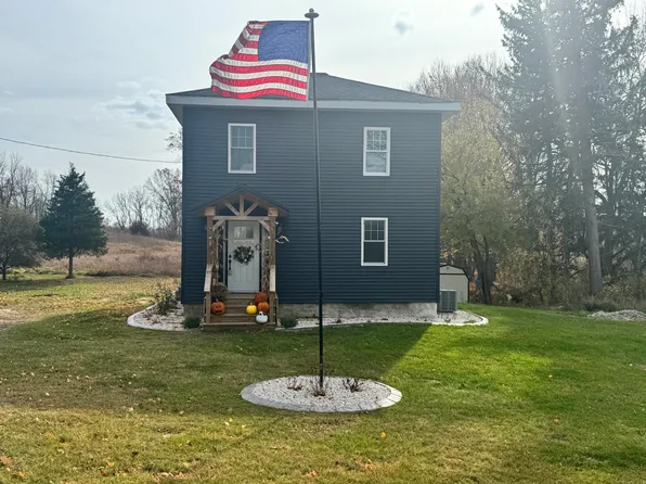 8551 Greenfield Hwy, Bellevue, MI 49021