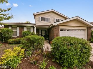 6921 Creekside Rd, Downers Grove, IL 60516