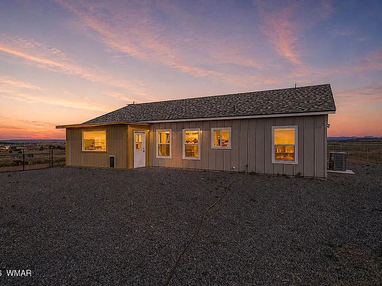 660 S Foothills Blvd — Photo 20