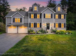 27-27A Devonshire Dr, Billerica, MA 01821