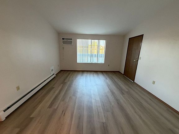 3rd image of 2709 Humboldt Rd #8
