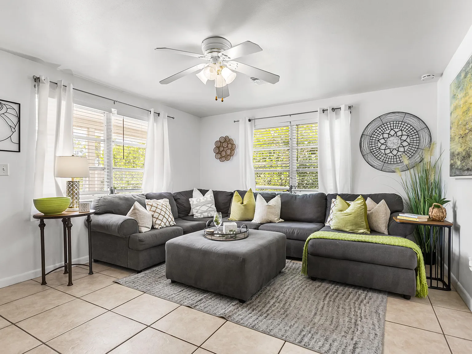 3 bed, 2.0 bath, 1100 sqft, $2,900 — Photo 1