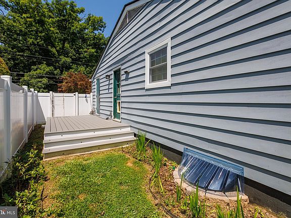 5th image of 707 Douglass Ave