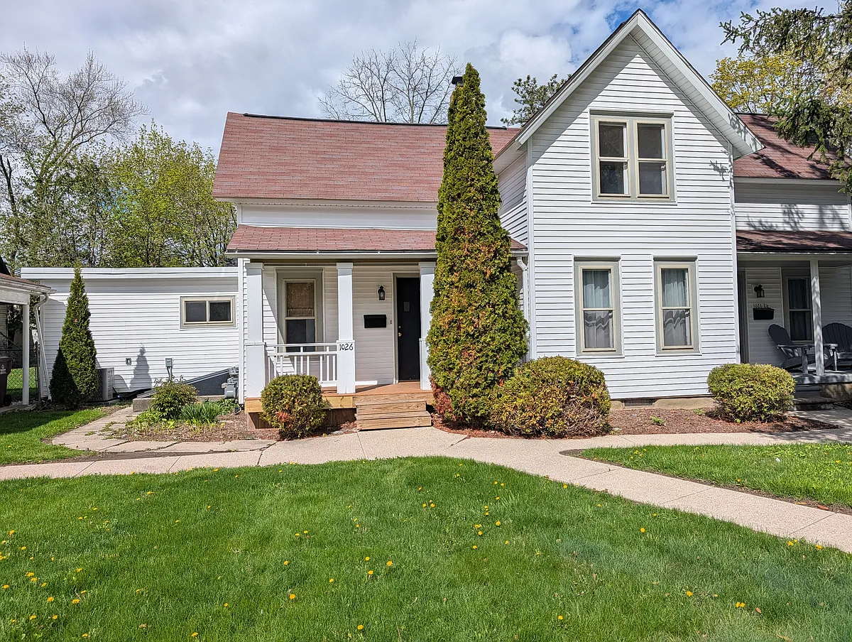 Building Photo - 1026 S Fancher Ave #1