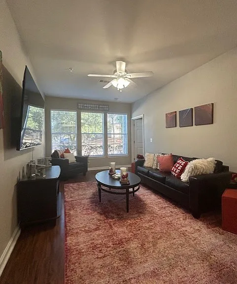 The Encore at Sam Houston - Student Living Priced Per Room — Photo 22