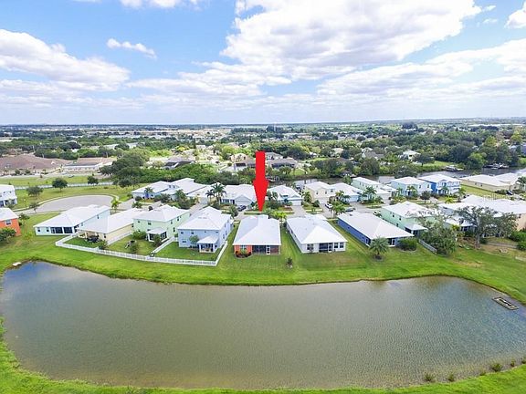 3rd image of 436 Bahama Grande Blvd