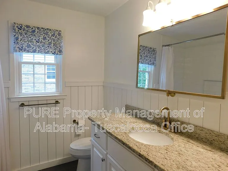 1213 Heritage Ln — Photo 26