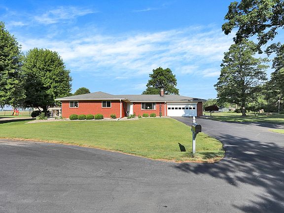 4th image of 24 Shadeland Dr