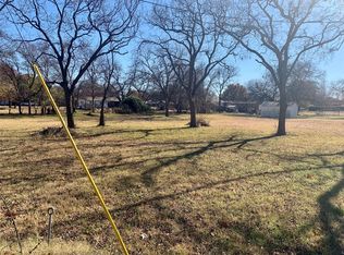 407 W Pecan St, Nocona, TX 76255