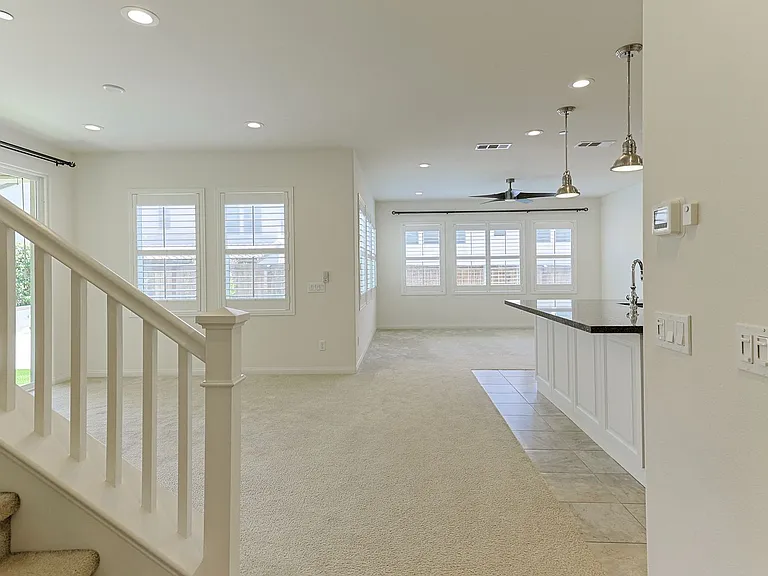 1098 Camino Levante — Photo 2