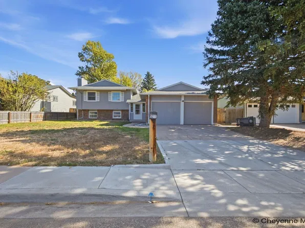 5211 Ten Sleep Dr, Cheyenne, WY 82009