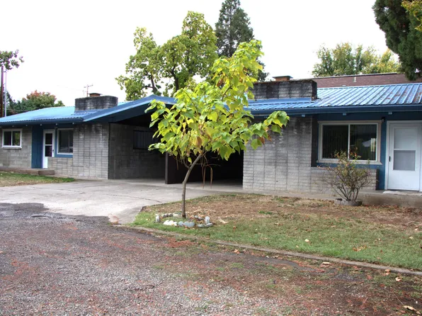 804 S Shasta Ave, Eagle Point, OR 97524