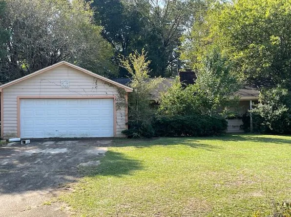 627 Longbow Dr, Albany, GA 31721