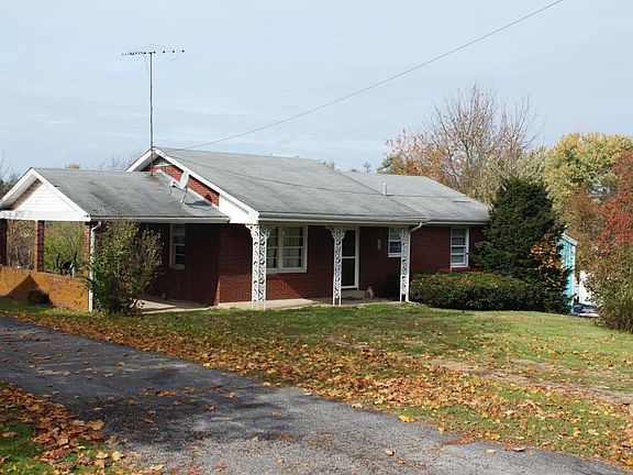 2nd image of 565 Main St