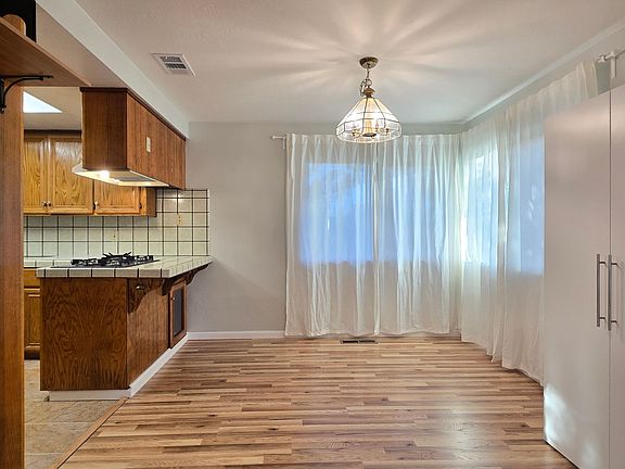 4th image of 2795 Fountain Oaks Dr