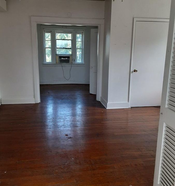 2nd image of 1204 E 37th St APT 3