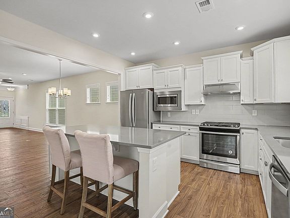 3rd image of 407 Chestatee Ct