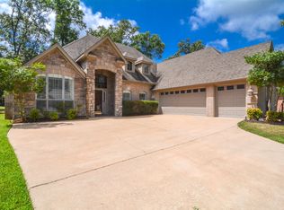208 Nemours Cv, Maumelle, AR 72113