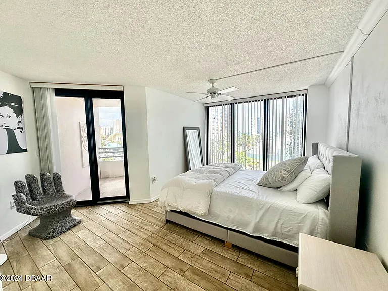 1 Oceans West Blvd #4B5 — Photo 24