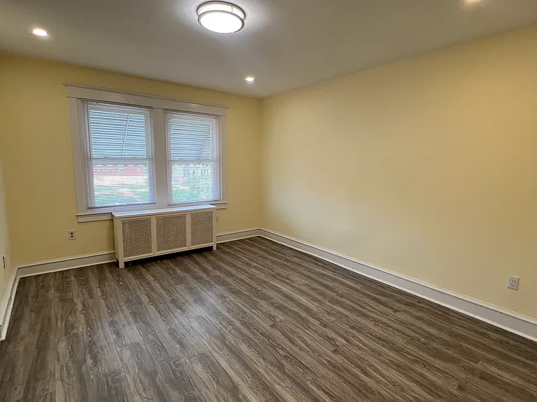 3322 Cottman Ave — Photo 6