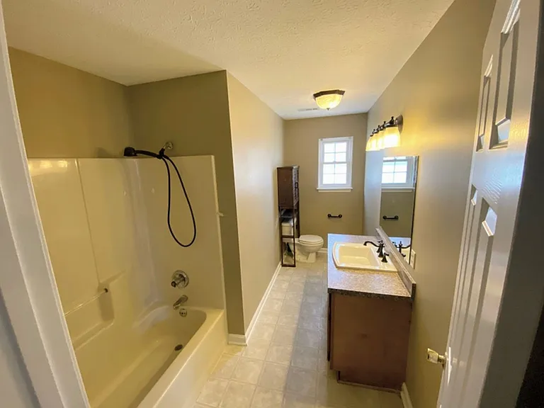 597 Jefferson Manor Dr — Photo 10