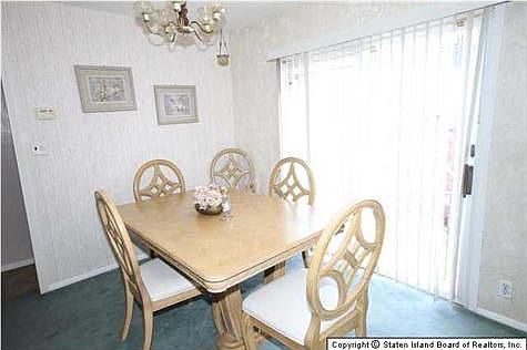 5th image of 22 Sunfield Ave