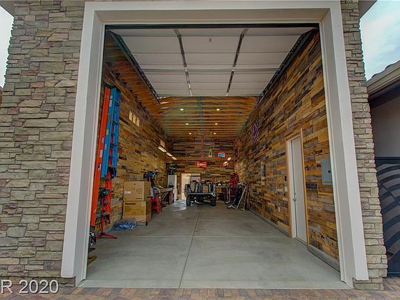 3rd image of 438 Sindelar Cir