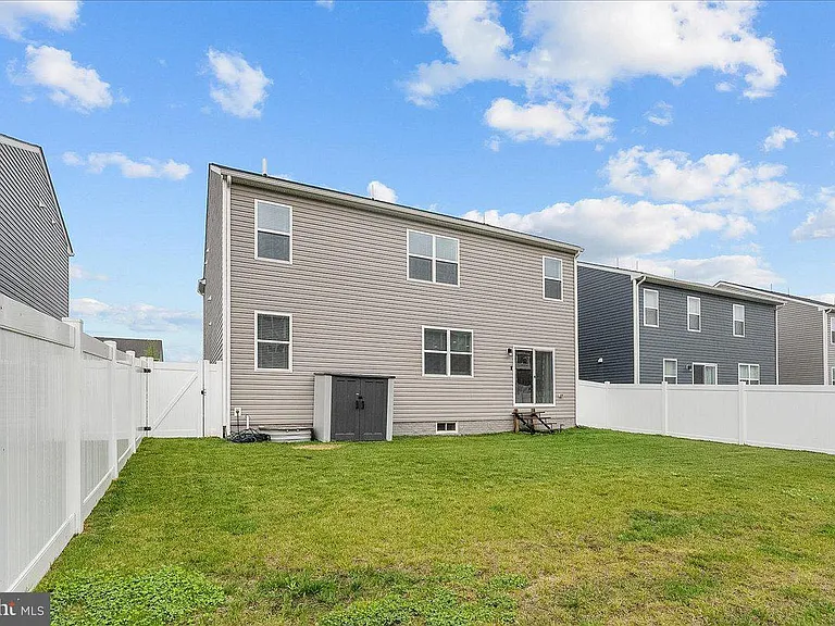109 Woodford Dr — Photo 46