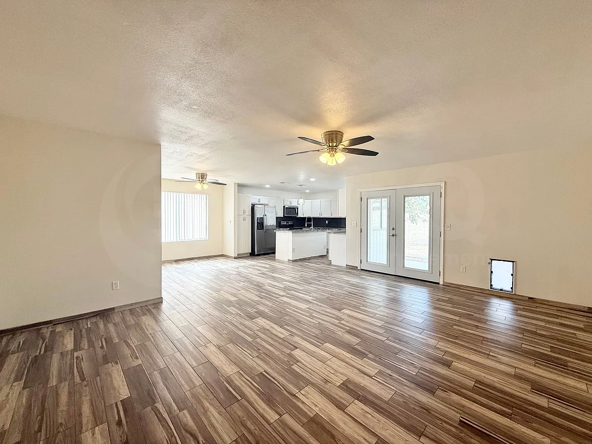 3 bed, 2.0 bath, 1532 sqft, $2,200 — Photo 4