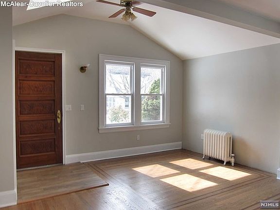 2nd image of 441 Woodland Pl