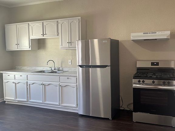 4th image of 1018 W 57th St APT 8
